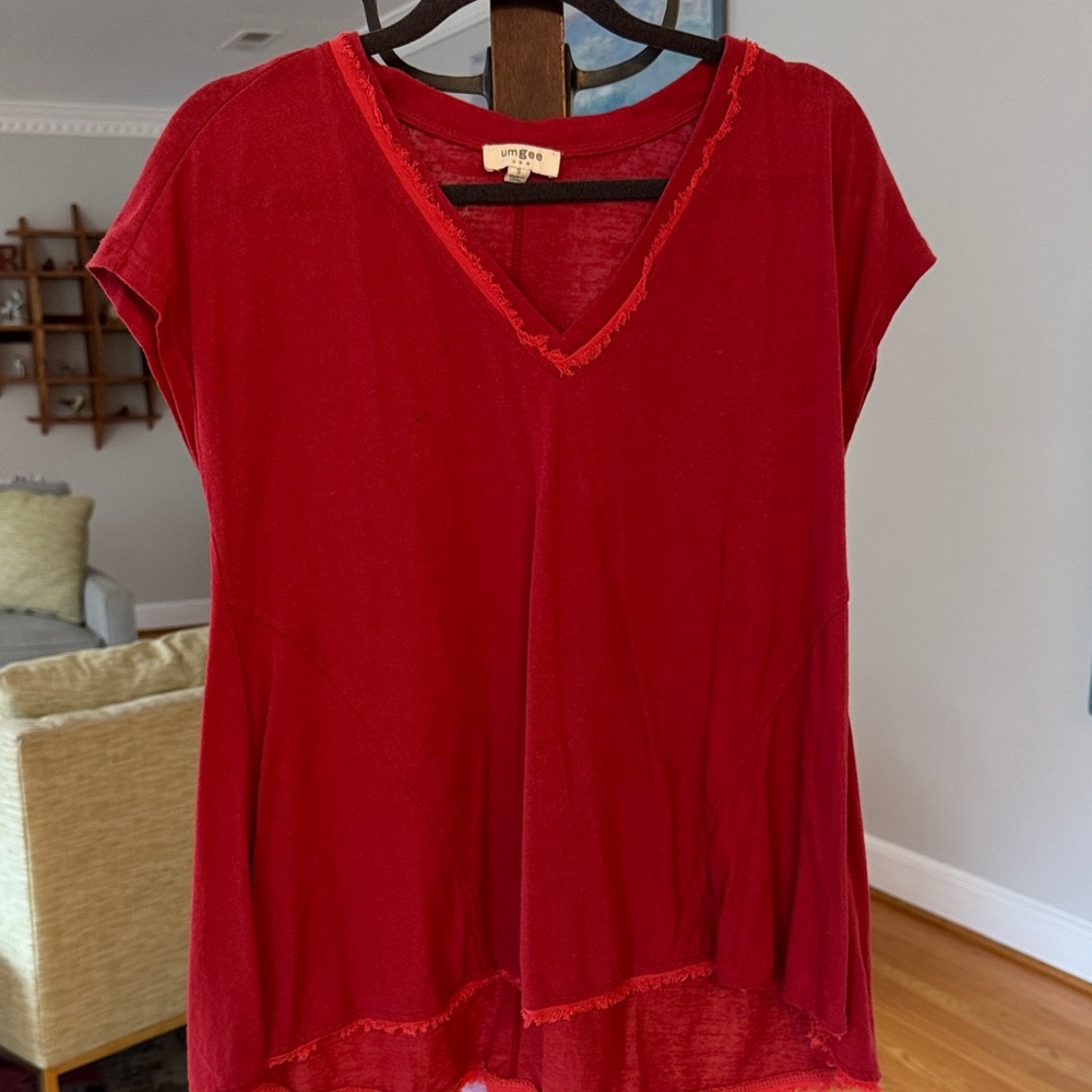 Umgee Crimson V-Neck Short Sleeve Tee
